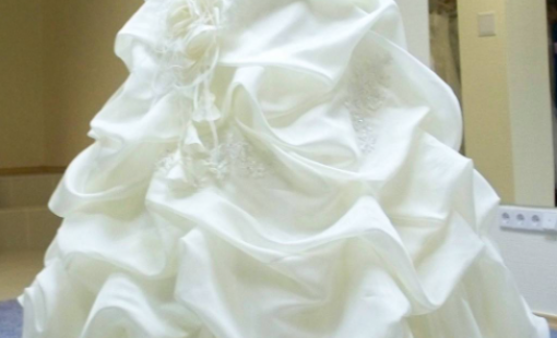 Химчистка свадебного платья от 2000 рублей